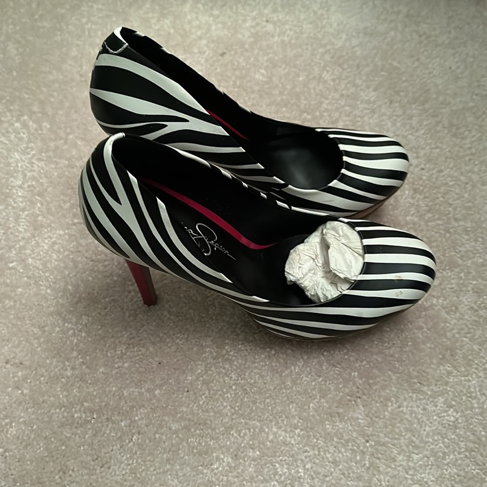 Heels - Picture 2 of 3